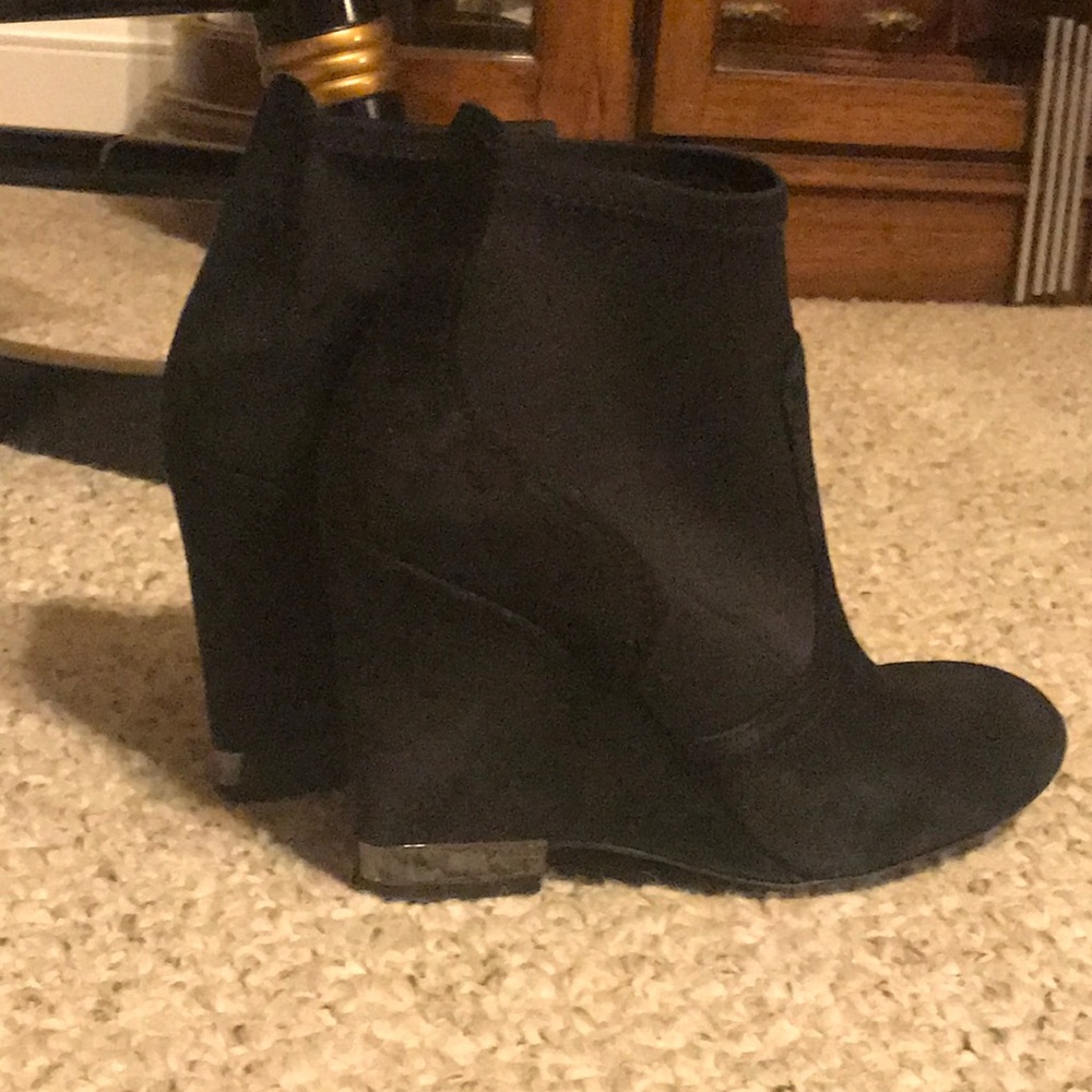 Tory Burch Brenda suede Booties
